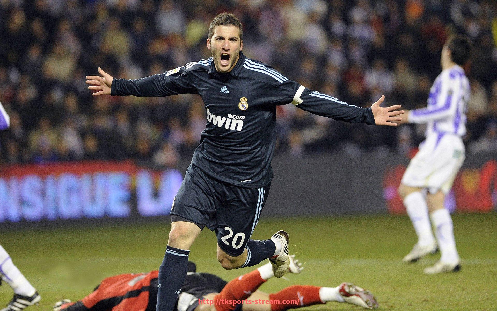 TK体育直播-法甲进攻方式多样化分析及战术运用评估